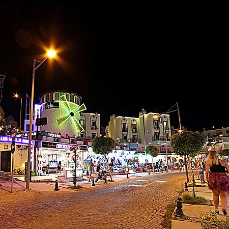 Sky Vela & Hotel