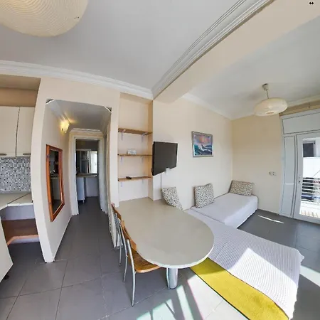 Sky Vela & Hotel 3*
