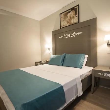 Sky Vela & 3* גומבט