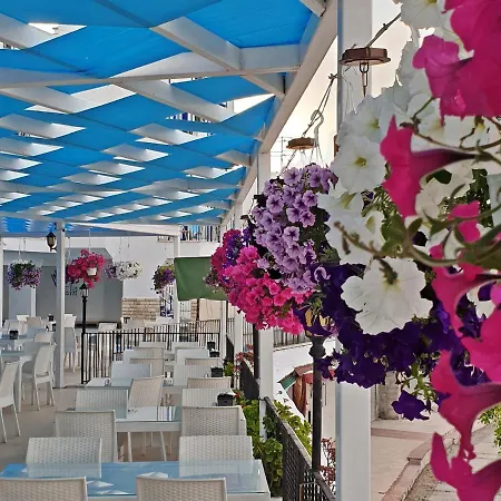 מלון Sky Vela & גומבט