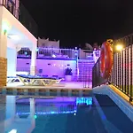 Hotel Sky Vela &