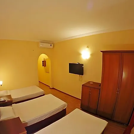 Sky Vela & Hotel 3*